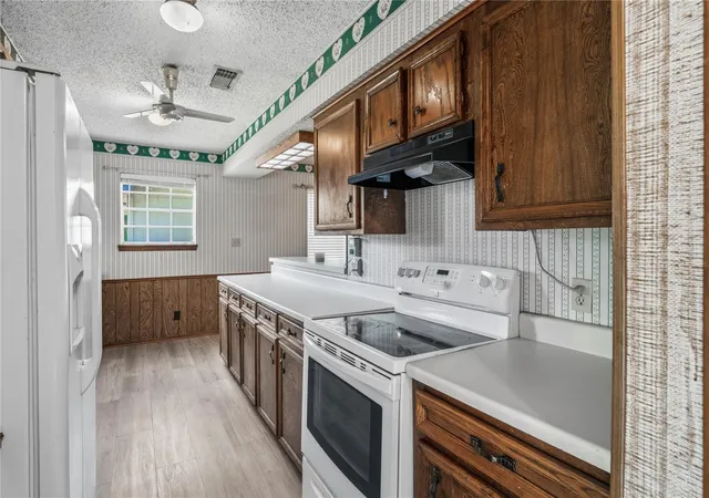 Photo 4 of Single family home for sale at 1070 N Franklin St, La Grange, TX 78945 | MLS# 9165608 | Listing updated on 2026-09-29