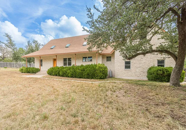 Single family home for sale at 15 Tall Oaks Trl, Austin, TX 78737 | MLS# 5094565
