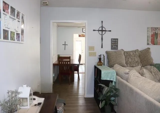 Photo 3 of Single family home for sale at 913 7th Street, Lexington, TX 78947 | MLS# 1474731 | Listing updated on 2026-09-24