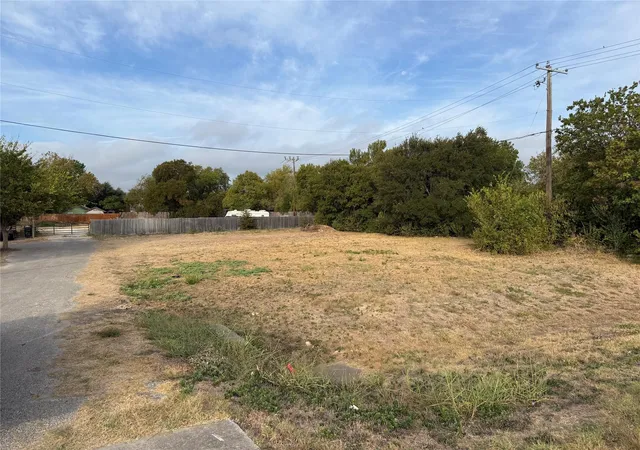 Photo 1 of Land for sale at 2012 Maple St, Georgetown, TX 78626 | MLS# 7297166 | Listing updated on 2026-09-29