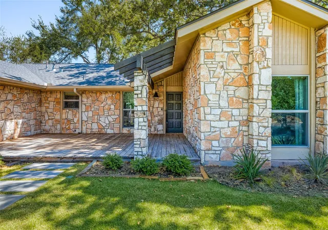 Photo 2 of Single family home for sale at 4602 Trail Crst Cir, Austin, TX 78735 | MLS# 4999346 | Listing updated on 2026-10-04