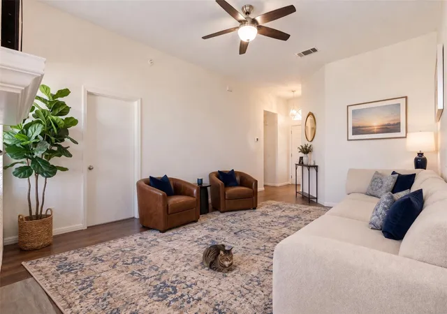 Photo 3 of Single family home for sale at 309 Dana Dr, Hutto, TX 78634 | MLS# 1703694 | Listing updated on 2026-10-02
