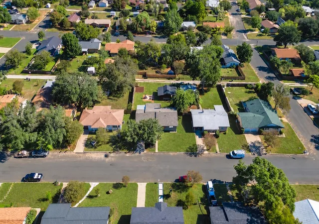 Photo 3 of Single family home for sale at 206 Glenmoor Dr, Fredericksburg, TX 78624 | MLS# 3291649 | Listing updated on 2026-10-09