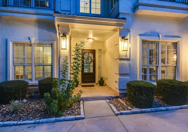 Photo 1 of Single family home for sale at 43 Lost Meadow Trl, The Hills, TX 78738 | MLS# 1703309 | Listing updated on 2026-09-23
