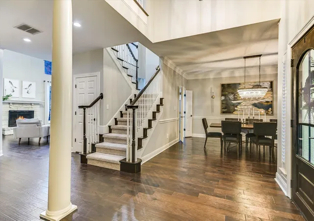 Photo 2 of Single family home for sale at 43 Lost Meadow Trl, The Hills, TX 78738 | MLS# 1703309 | Listing updated on 2026-09-23