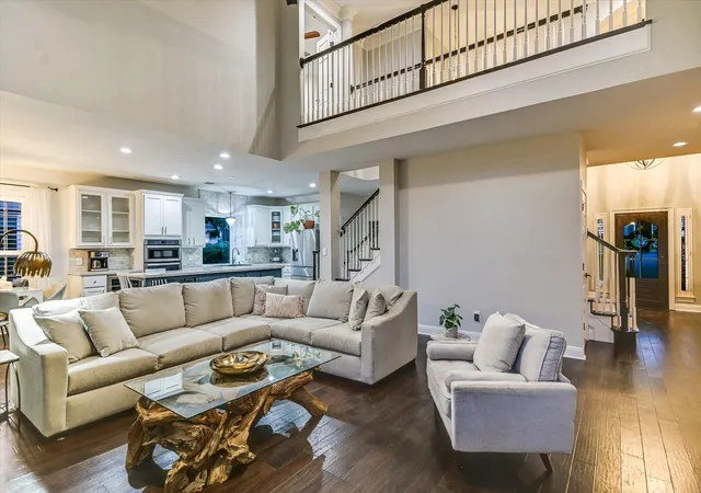 Photo 3 of Single family home for sale at 43 Lost Meadow Trl, The Hills, TX 78738 | MLS# 1703309 | Listing updated on 2026-09-23