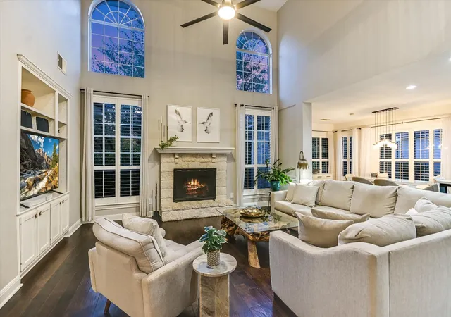 Photo 4 of Single family home for sale at 43 Lost Meadow Trl, The Hills, TX 78738 | MLS# 1703309 | Listing updated on 2026-09-23