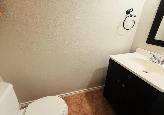 Listing Photo 4 - Condo for sale in building located at 2018 W Rundberg Ln, Austin, TX 78758 - Unit #12B