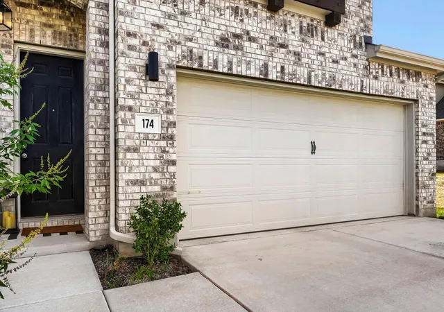 Photo 2 of Single family home for sale at 174 Shackleton Dr, Kyle, TX 78640 | MLS# 3165477 | Listing updated on 2026-10-06