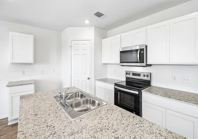 Photo 4 of Single family home for sale at 388 Old Stagecoach Rd, Jarrell, TX 76537 | MLS# 5208218 | Listing updated on 2026-10-02