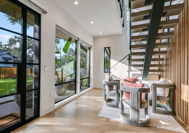 Photo 4 of Single family home for sale at 403 Ridgewood, Austin, TX 78746 | MLS# 3542950 | Listing updated on 2026-09-29