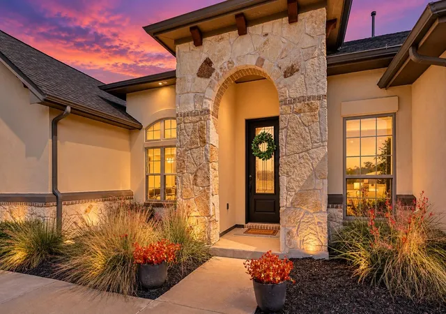 Photo 4 of Single family home for sale at 1861 Nature View Loop, Driftwood, TX 78619 | MLS# 9452910 | Listing updated on 2026-10-05