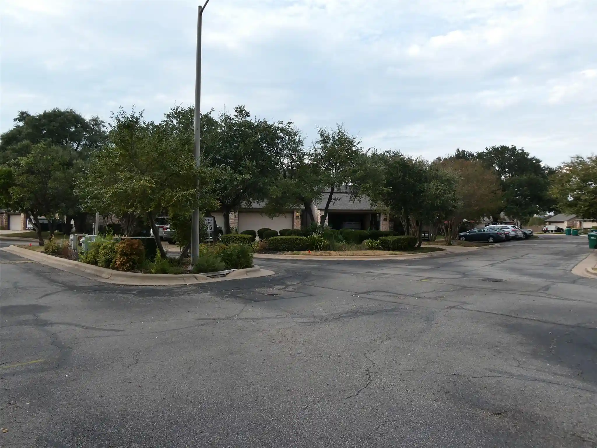 Listing Photo 4 - Condo for sale in 1004 E Solano Dr NE located at 1004 E Solano Dr NE, Austin, TX 78750 - Unit #1474