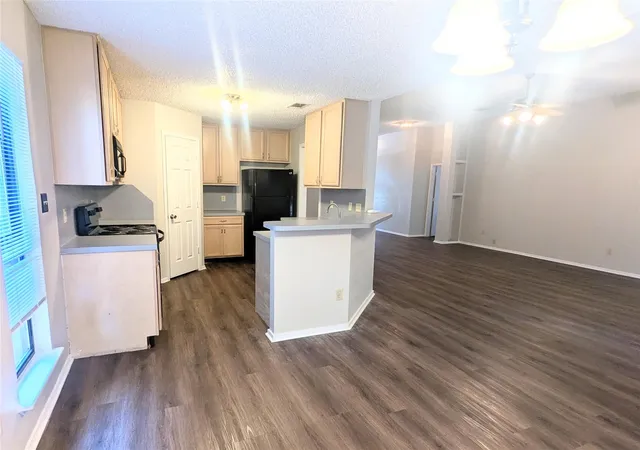 Photo 4 of Single family home for sale at 1810 Ramona Cir, San Marcos, TX 78666 | MLS# 8207753 | Listing updated on 2026-09-26