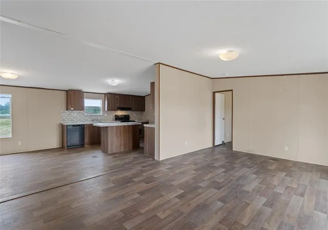 Photo 3 of Manufactured home for sale at 178 Ponderosa Loop, Paige, TX 78659 | MLS# 3715857 | Listing updated on 2026-09-25