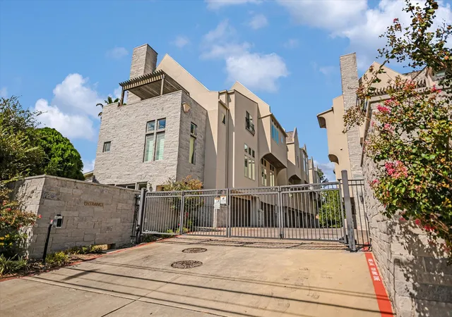 Photo 3 of Condo for sale at 2300 Enfield Rd #303, Austin, TX 78703 | MLS# 2030762 | Listing updated on 2026-10-07