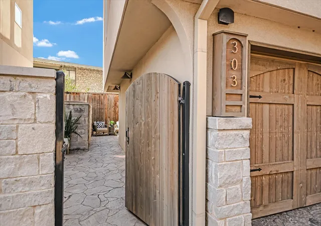 Photo 4 of Condo for sale at 2300 Enfield Rd #303, Austin, TX 78703 | MLS# 2030762 | Listing updated on 2026-10-07