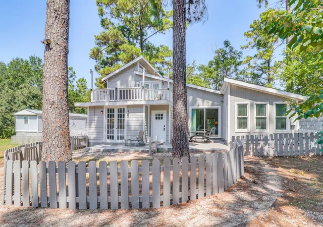 Photo 1 of Single family home for sale at 372 Plum St, Bastrop, TX 78602 | MLS# 1729360 | Listing updated on 2026-09-25