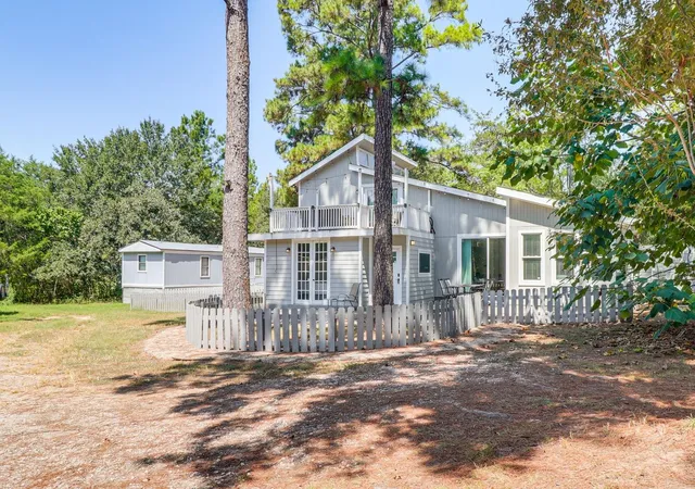 Photo 2 of Single family home for sale at 372 Plum St, Bastrop, TX 78602 | MLS# 1729360 | Listing updated on 2026-09-25