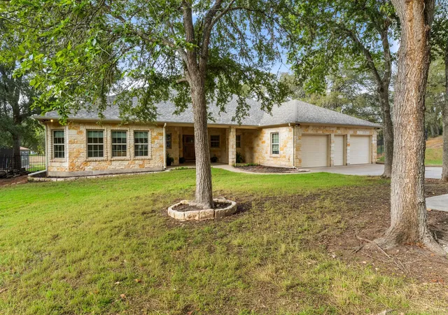 Single family home for sale at 147 Konahuanui Ln, Bastrop, TX 78602 | MLS# 5542003