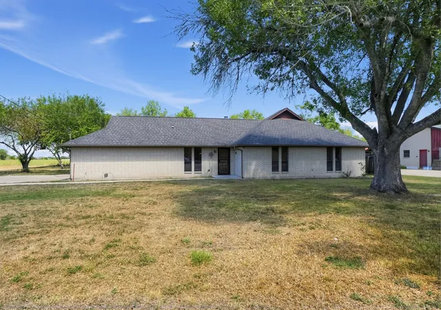 Photo 1 of Single family home for sale at 1419 W San Antonio St, Lockhart, TX 78644 | MLS# 5503727 | Listing updated on 2026-10-06