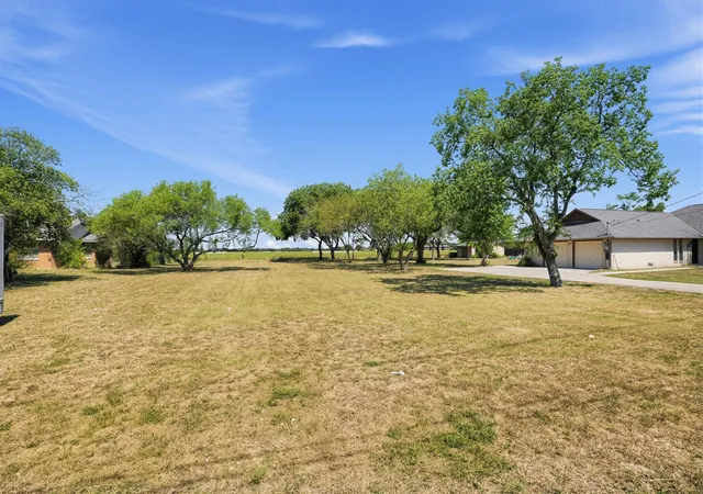 Photo 3 of Single family home for sale at 1419 W San Antonio St, Lockhart, TX 78644 | MLS# 5503727 | Listing updated on 2026-10-06