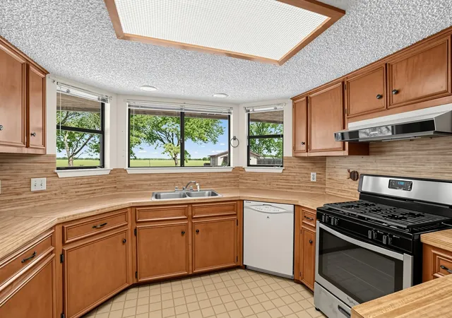 Photo 4 of Single family home for sale at 1419 W San Antonio St, Lockhart, TX 78644 | MLS# 5503727 | Listing updated on 2026-10-06