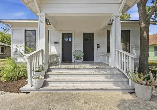 Listing Photo 5 - Condo for sale in building located at 919 W Prairie Lea St, Lockhart, TX 78644