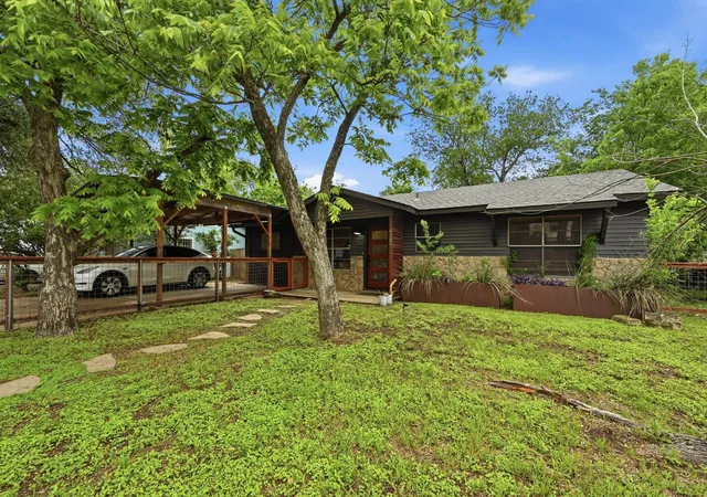 Photo 2 of Single family home for sale at 6207 Hickman Ave, Austin, TX 78723 | MLS# 3826660 | Listing updated on 2026-09-25