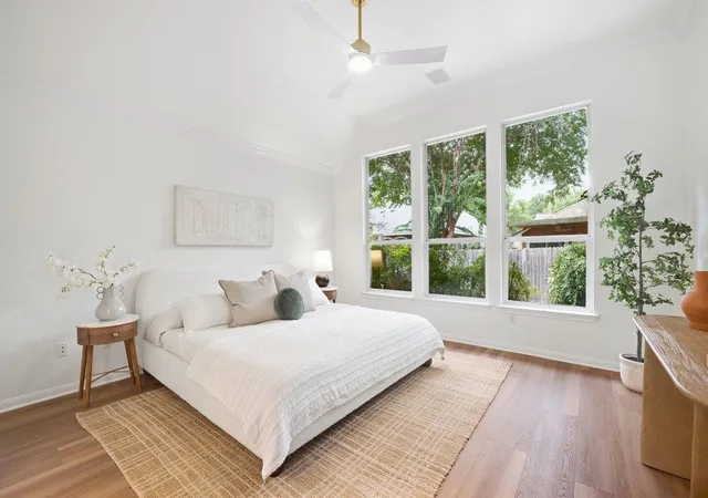 Photo 4 of Sale Pending at 8804 Little Laura Dr, Austin, TX 78757 | MLS# 2541366 | Listing updated on 2026-10-07