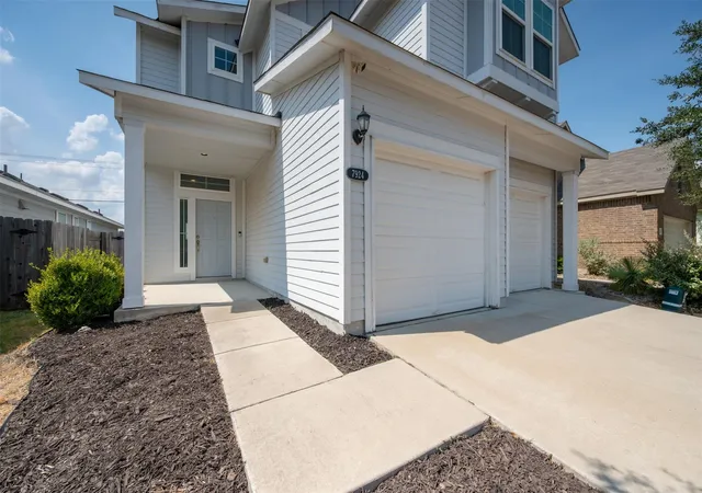 Photo 2 of Single family home for sale at 7924 Castelardo Pl, Round Rock, TX 78665 | MLS# 6989392 | Listing updated on 2026-10-06