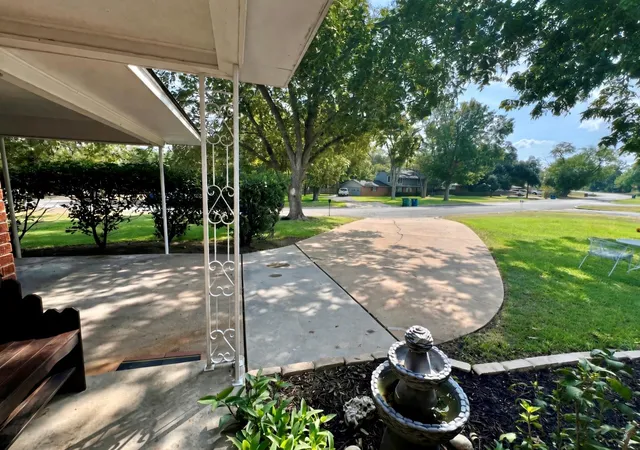 Photo 3 of Single family home for sale at 1206 Lake Ter Dr, Elgin, TX 78621 | MLS# 7180357 | Listing updated on 2026-09-26