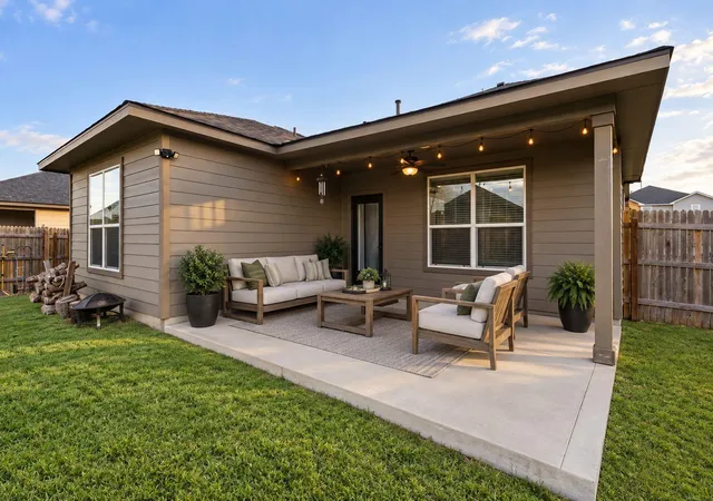 Photo 3 of Single family home for sale at 117 Finn Trl, San Marcos, TX 78666 | MLS# 5990027 | Listing updated on 2026-10-29