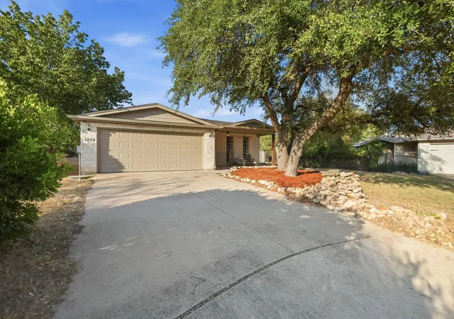 Photo 1 of Single family home for sale at 3209 Eisenhower Ave, Lago Vista, TX 78645 | MLS# 6349560 | Listing updated on 2026-10-03