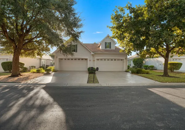 Photo 3 of Single family home for sale at 123 Dickens Cir, Georgetown, TX 78633 | MLS# 5215407 | Listing updated on 2026-10-08
