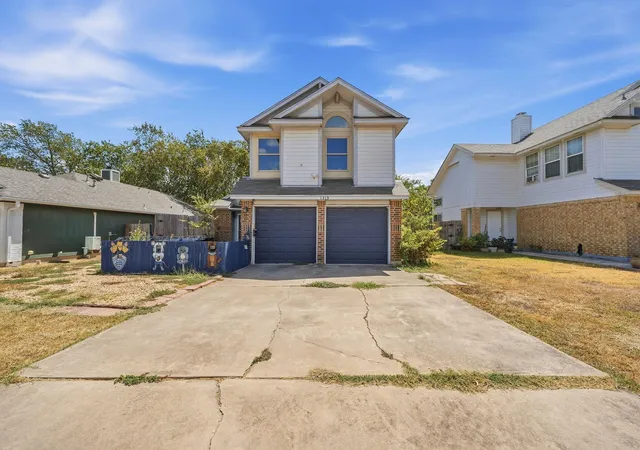 Photo 2 of Single family home for sale at 1315 E Logan St, Round Rock, TX 78664 | MLS# 3780800 | Listing updated on 2026-10-06