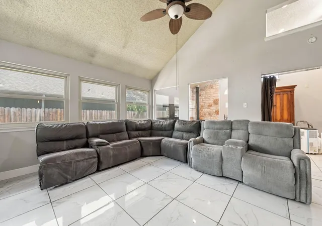 Photo 3 of Single family home for sale at 1315 E Logan St, Round Rock, TX 78664 | MLS# 3780800 | Listing updated on 2026-10-06