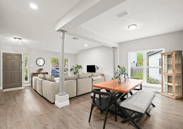 Photo 4 of Single family home for sale at 9301 Silk Oak Cv, Austin, TX 78748 | MLS# 8158856 | Listing updated on 2026-10-01