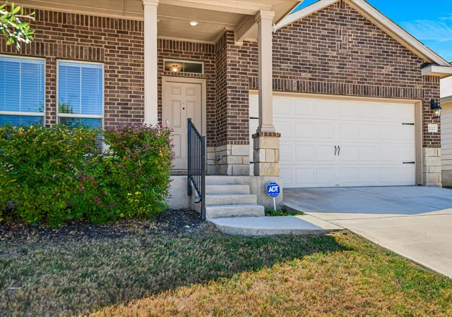 Photo 2 of Single family home for sale at 112 Taggart Trl, Jarrell, TX 76537 | MLS# 2483085 | Listing updated on 2026-09-25