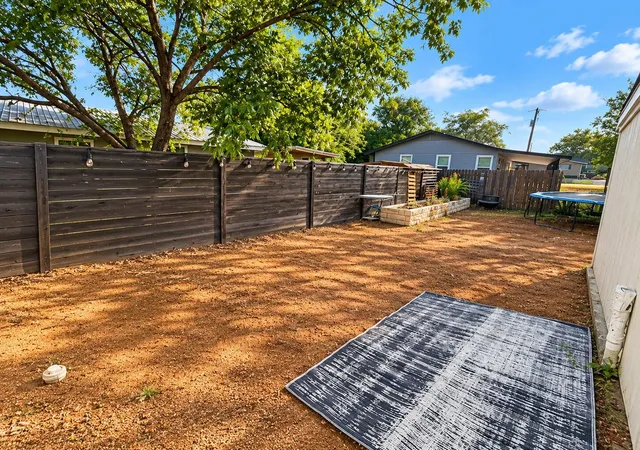 Photo 3 of Single family home for sale at 126 Travis Ln, Spicewood, TX 78669 | MLS# 6006691 | Listing updated on 2026-10-03