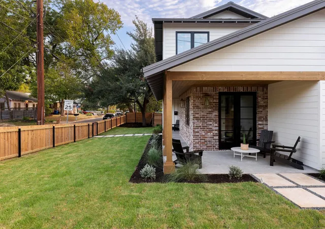 Photo 4 of Single family home for sale at 514 E Live Oak St, Austin, TX 78704 | MLS# 3607193 | Listing updated on 2026-09-24