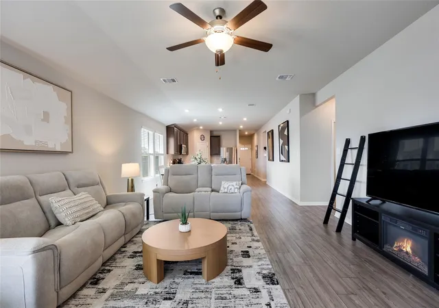 Photo 3 of Single family home for sale at 100 Contrada Grace Ln, Hutto, TX 78634 | MLS# 2254113 | Listing updated on 2026-10-28