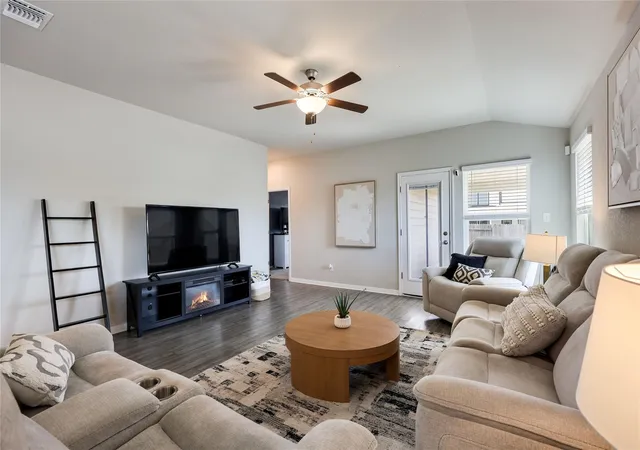 Photo 3 of Single family home for sale at 100 Contrada Grace Ln, Hutto, TX 78634 | MLS# 2254113 | Listing updated on 2026-10-28