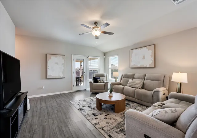 Photo 4 of Single family home for sale at 100 Contrada Grace Ln, Hutto, TX 78634 | MLS# 2254113 | Listing updated on 2026-10-28
