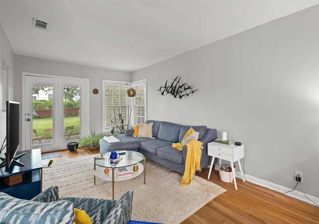 Photo 3 of Single family home for sale at 2633 W 45th Street, Austin, TX 78731 | MLS# 5272908 | Listing updated on 2026-10-08
