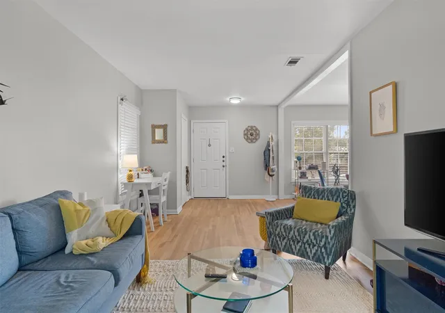 Photo 3 of Single family home for sale at 2633 W 45th Street, Austin, TX 78731 | MLS# 5272908 | Listing updated on 2026-10-08