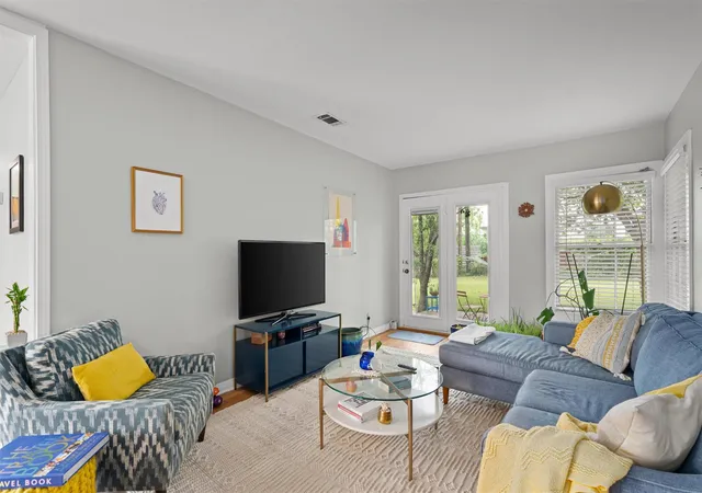Photo 4 of Single family home for sale at 2633 W 45th Street, Austin, TX 78731 | MLS# 5272908 | Listing updated on 2026-10-08