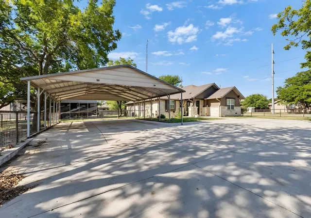 Photo 3 of Single family home for sale at 343 E Jackson St, Bartlett, TX 76511 | MLS# 6341004 | Listing updated on 2026-09-26