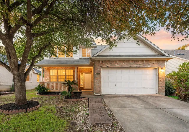 Single family home for sale at 6036 Mesa Verde Cir, Austin, TX 78749 | MLS# 2723705