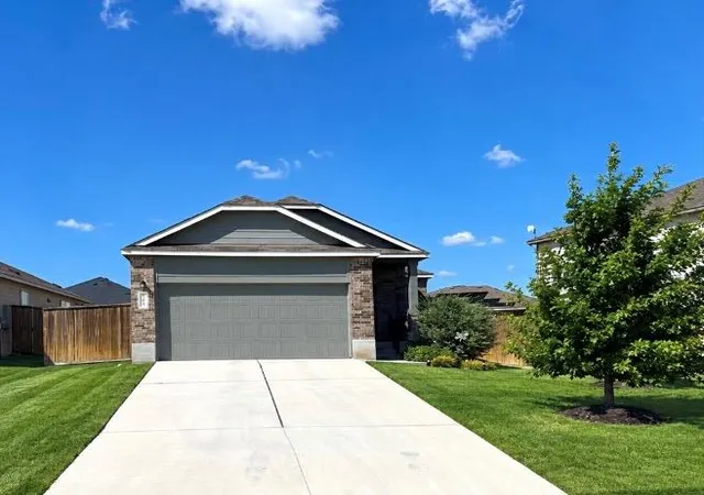 Photo 2 of Single family home for sale at 105 Pottersville Ln, Jarrell, TX 76537 | MLS# 9483349 | Listing updated on 2026-09-30